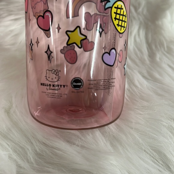HELLO KITTY | 28oz Pink Sports Bottle - Picture 4 of 6